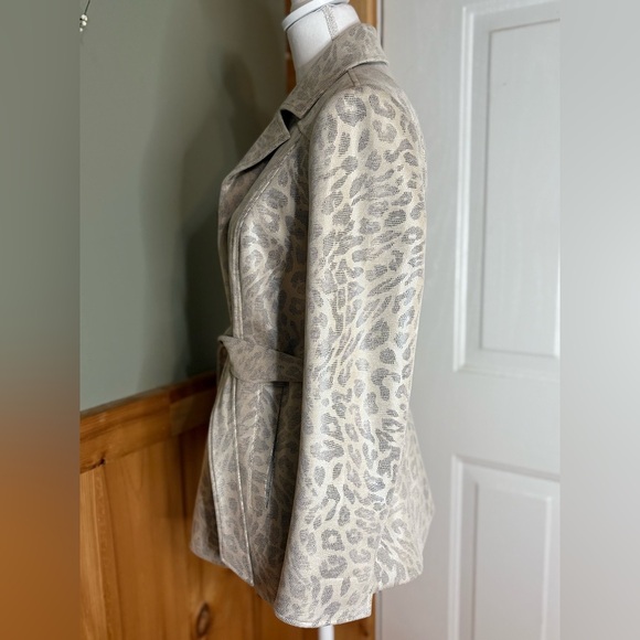 Sharon Young Ivory & Gray Animal Print belted jacket w/ front pockets size M - Picture 3 of 12